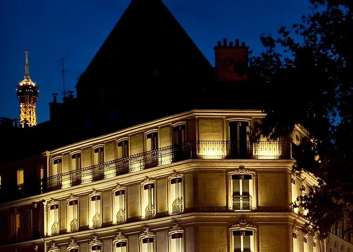 Marceau Champs-Elysees Parijs